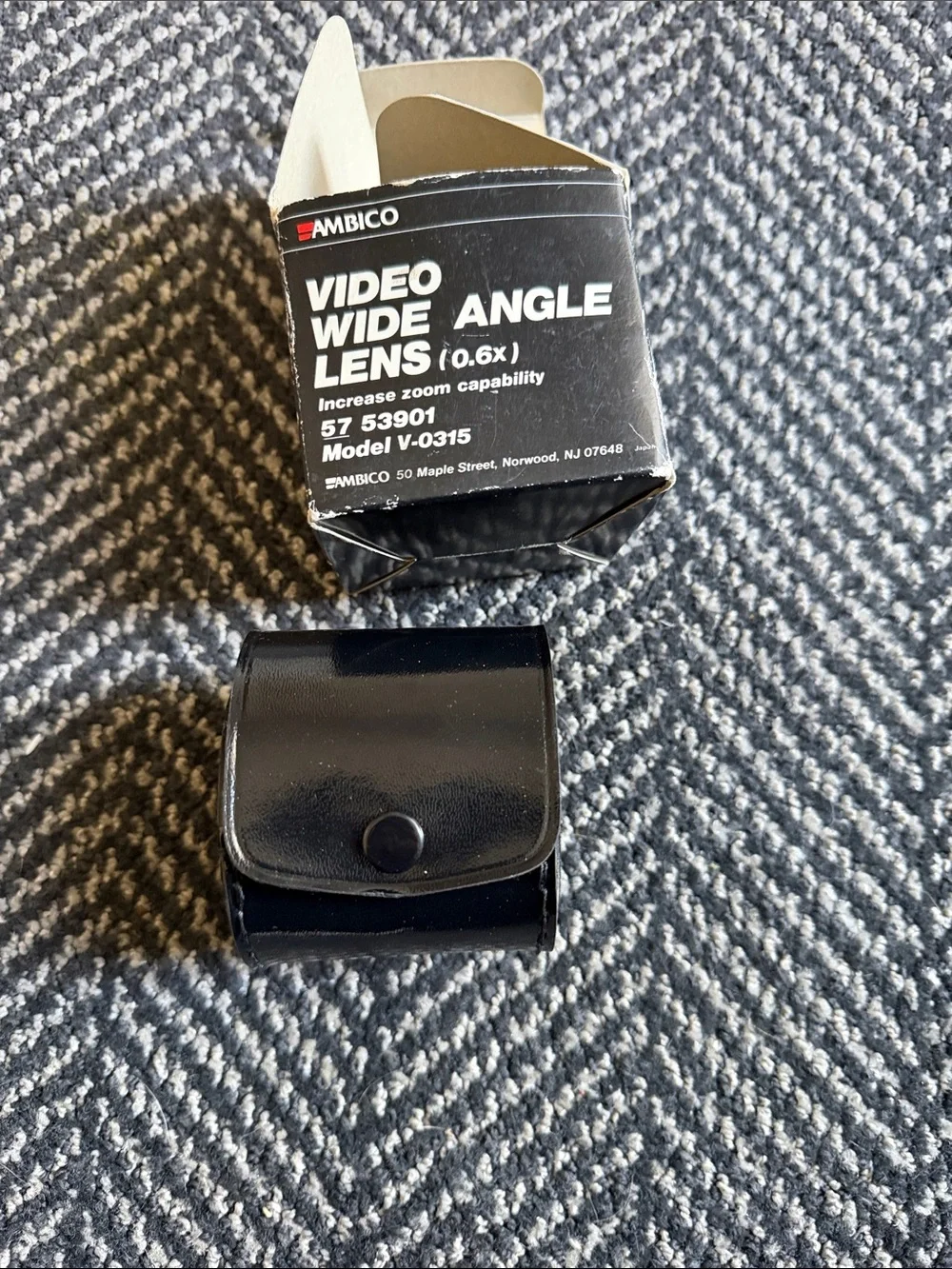 Black Video Wide Angle Lens (0.6x)